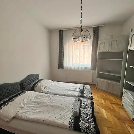 Fonix 2 Privat Apartman Apartament *